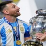 Messi từ giã đội tuyển Argentina